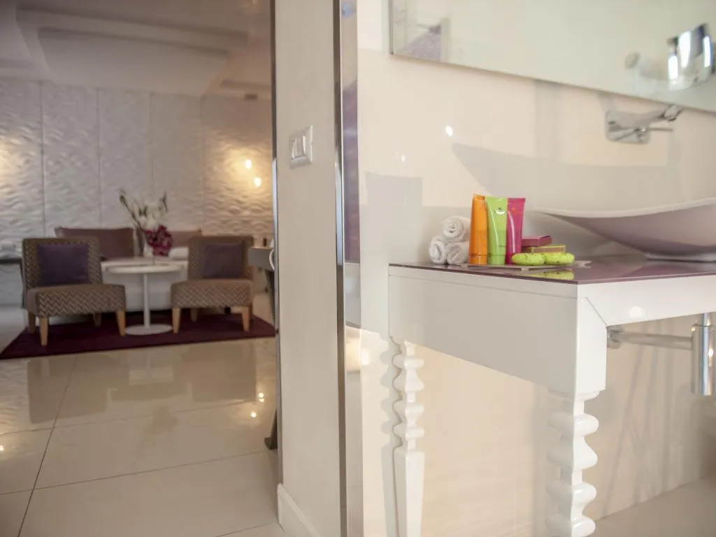 JUNIOR SUITE STANDARD Room, Hotel San Pietro, Naples