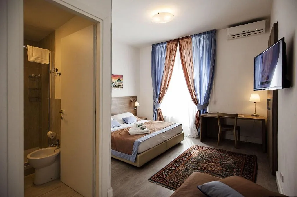 Room, Roman Holidays Cuore Dell Impero, Naples