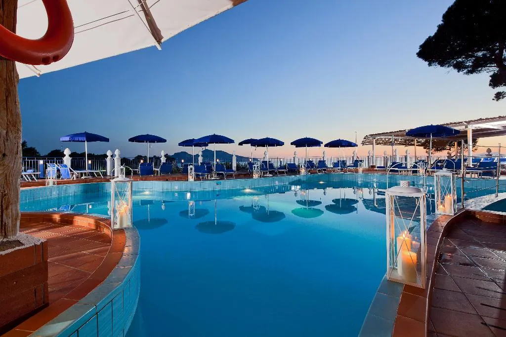 Pool, Delfino, Naples