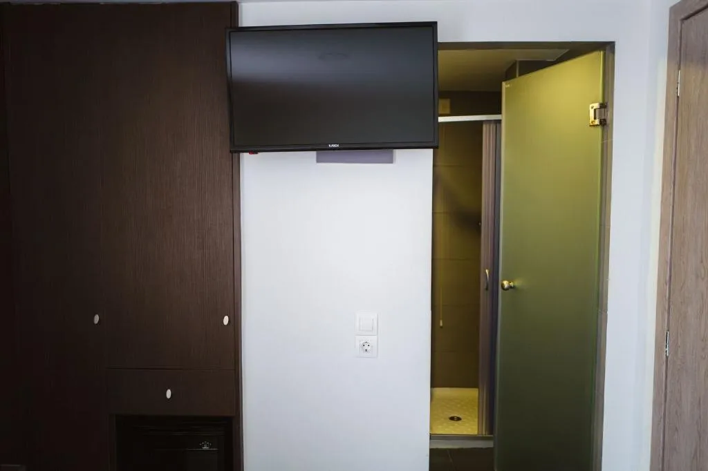 SINGLE STANDARD Room, Piraeus Port Hotel, Athens