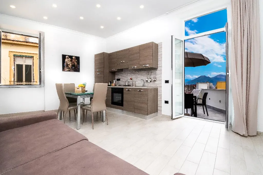 APARTMENT DELUXE WITH TERRACE Room, Palazzo Settembrini 49, Naples