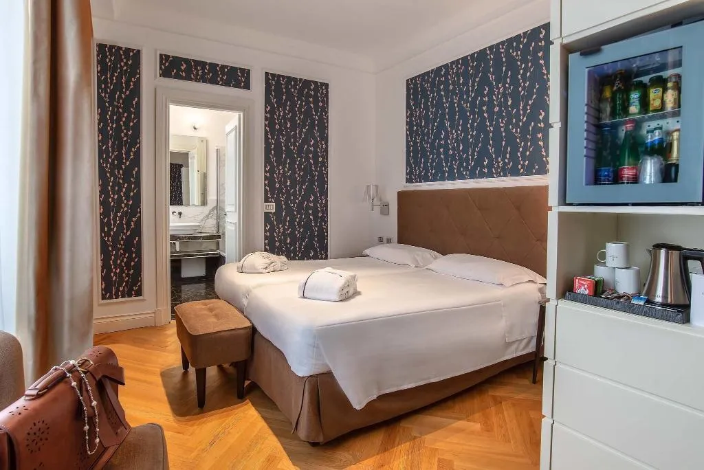 Double or Twin CLASSIC QUEEN BED Room, Damaso Hotel, Rome