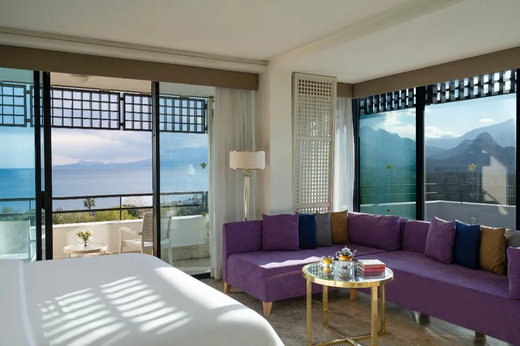 SUITE DELUXE WITH TERRACE Room, Rixos Downtown Antalya L.O.L.ThemePark Free Access, Antalya