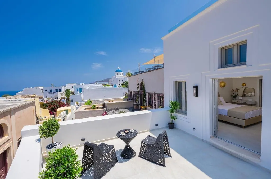 Room, La Madeleine Oia, Santorini