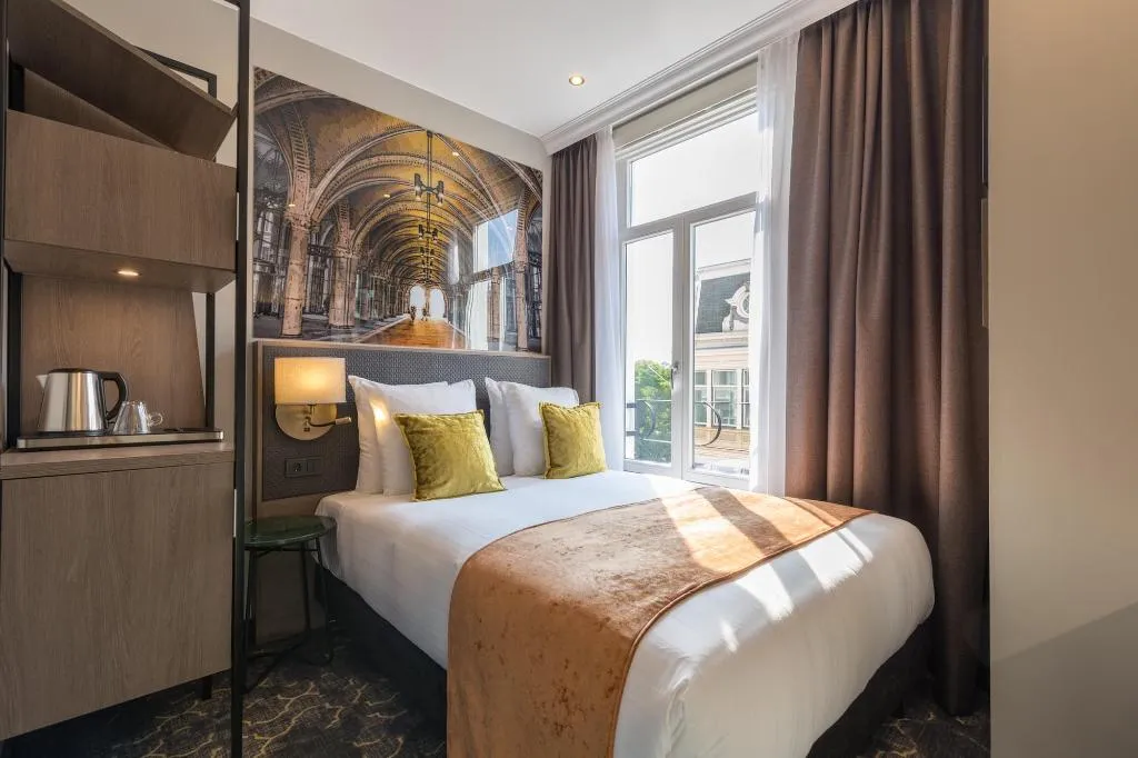 SINGLE STANDARD Room, Leonardo Hotel Amsterdam Museum Quarter, Amsterdam