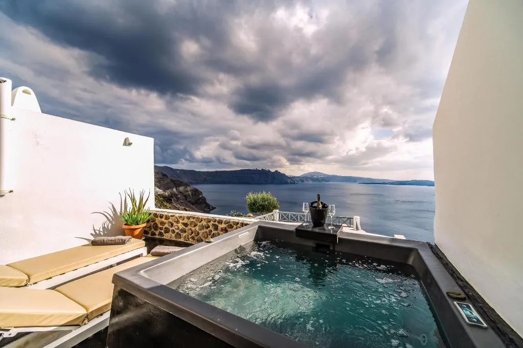 Room, Solstice Luxury Suites, Santorini