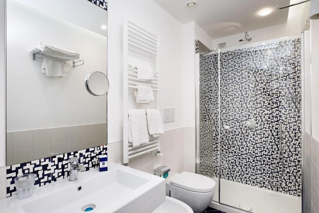 DOUBLE SUPERIOR QUEEN BED Room, Hotel Nice, Naples