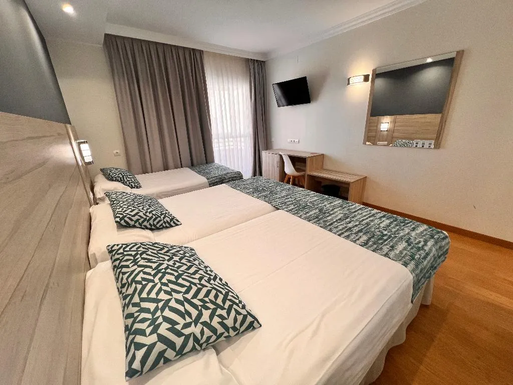 TRIPLE STANDARD Room, Sercotel Maya Alicante, Costa Blanca