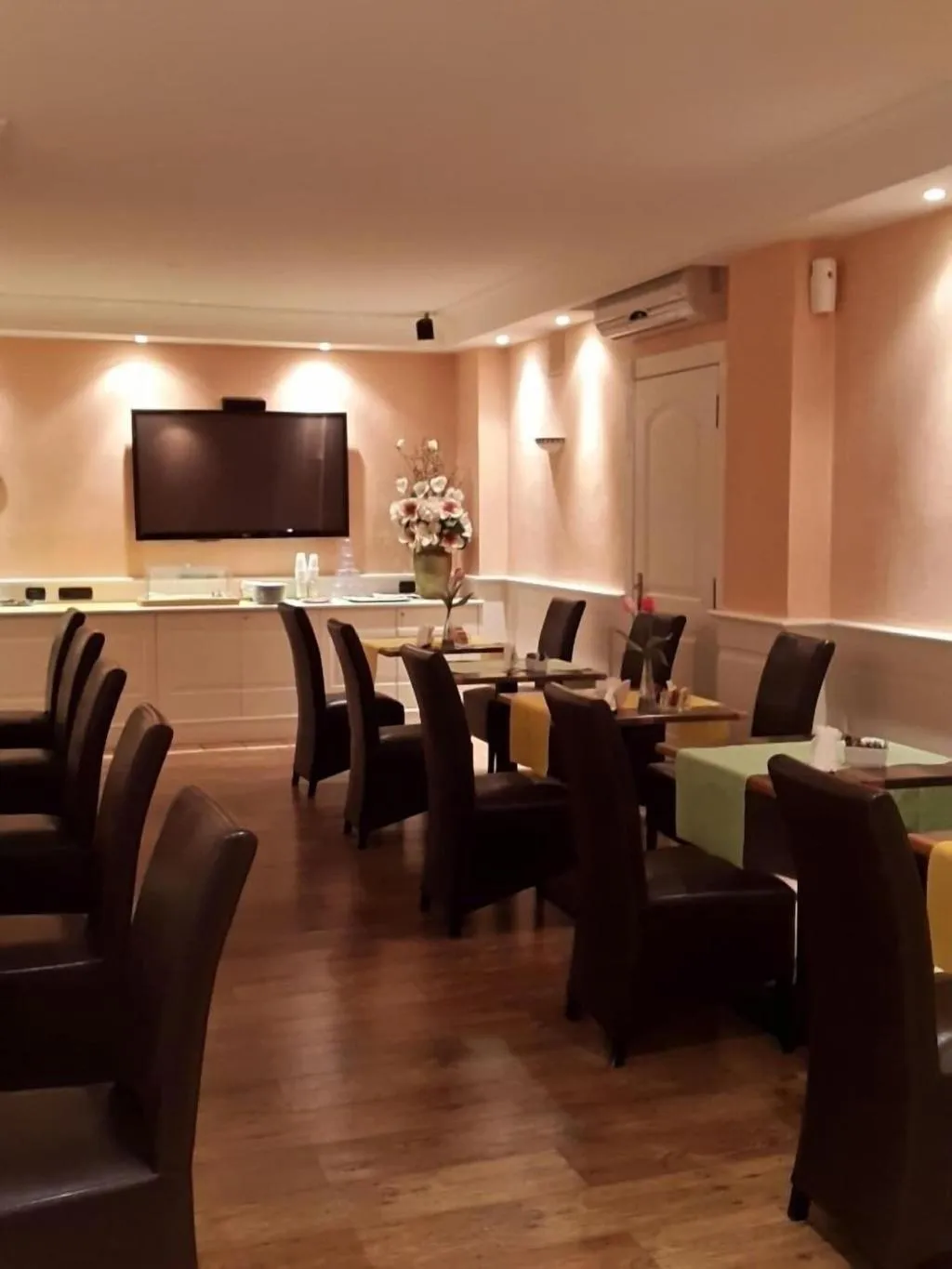 Restaurant, Hotel Mediterraneo, Naples