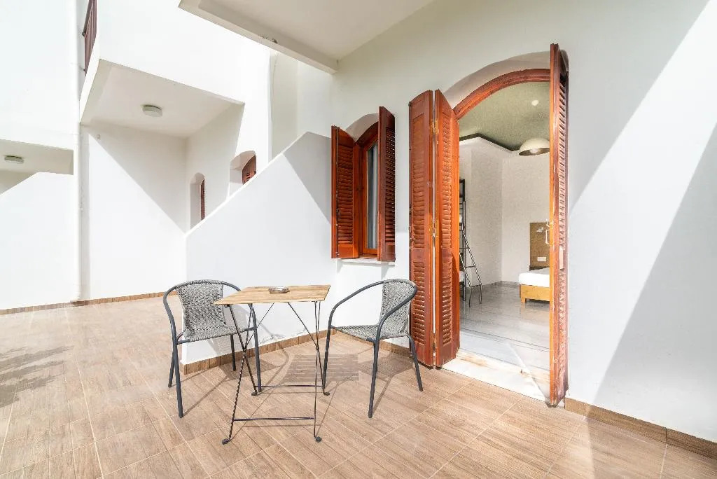 QUADRUPLE ONE BEDROOM ONE BATHROOM Room, Prince Of Lillies, Crete