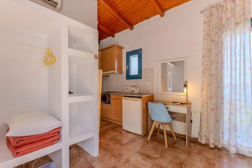 STUDIO SEA VIEW WITH BALCONY Room, Metaxatos Apartments, Kefallinia