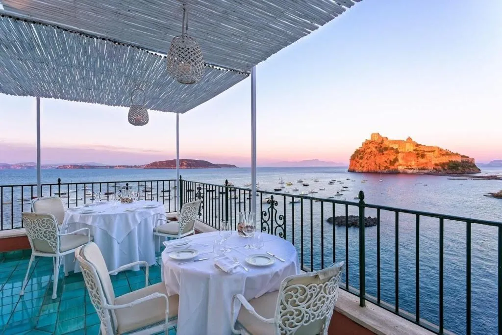 Restaurant, Miramare e Castello, Naples