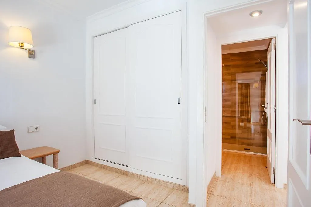 APARTMENT ONE BEDROOM Room, Ona Village Cala d'Or, Majorca