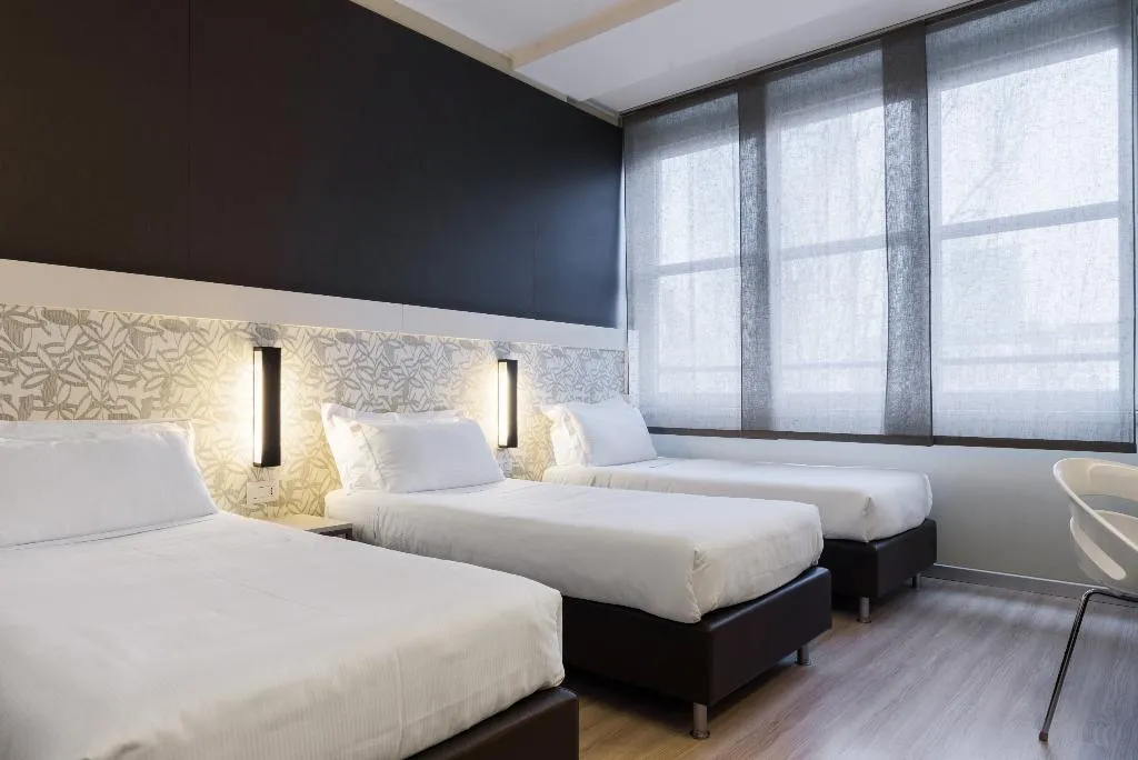 TRIPLE STANDARD Room, B&B Hotel Milano Aosta, Milan