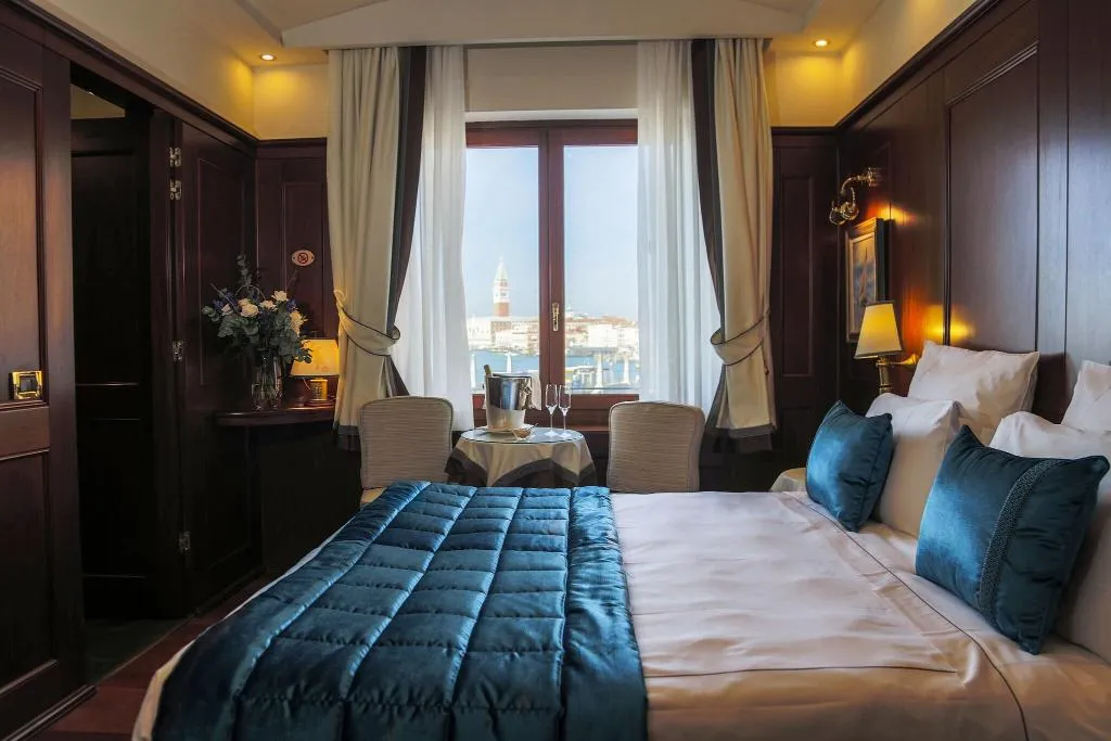 Double or Twin DELUXE LAGOON VIEW Room, Bucintoro, Venice