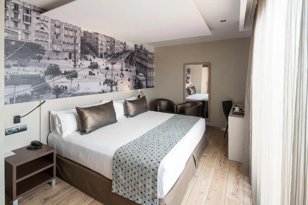 DOUBLE KING SIZE BED Room, Catalonia Born, Barcelona