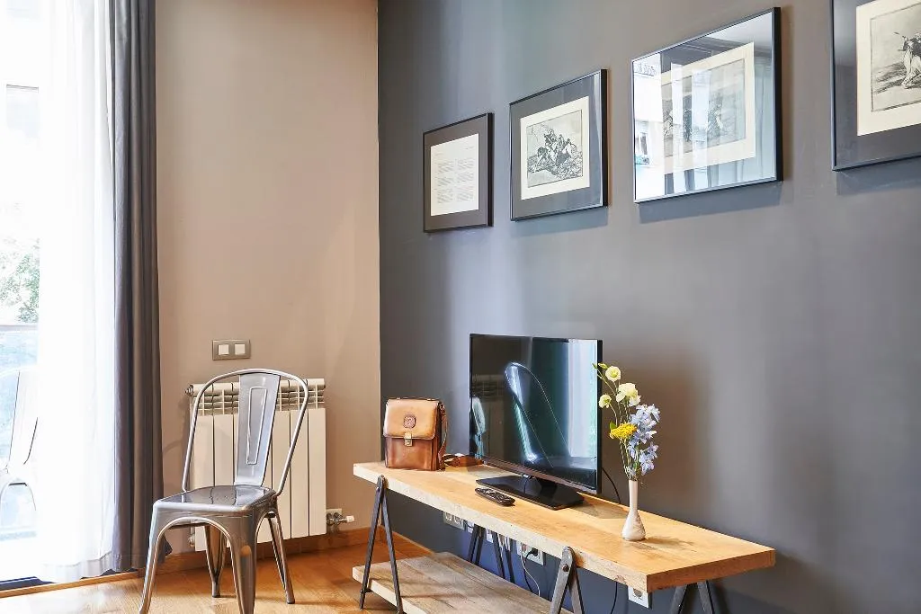 APARTMENT CAPACITY 6 TWO BEDROOMS Room, AinB Sagrada Familia Apartments, Barcelona