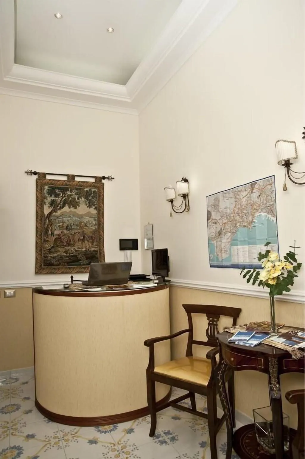 Lobby, Olimpo degli Dei, Naples