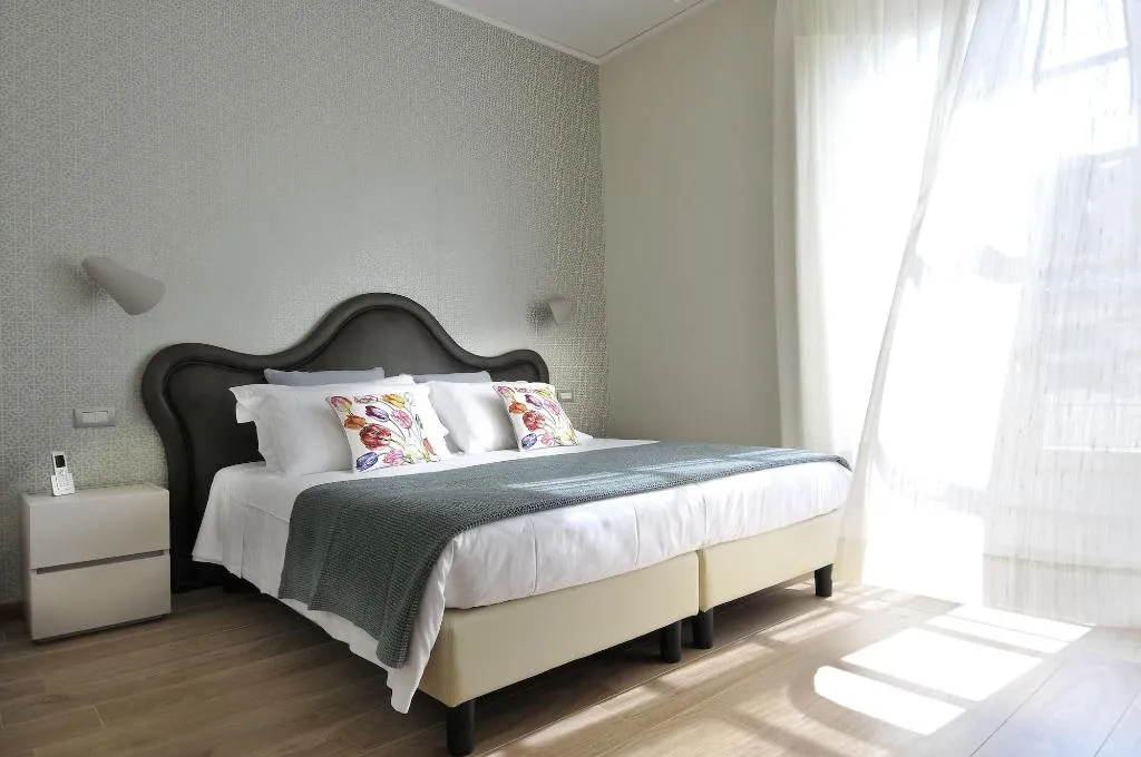 Room, Canto Degli Aranci, Florence