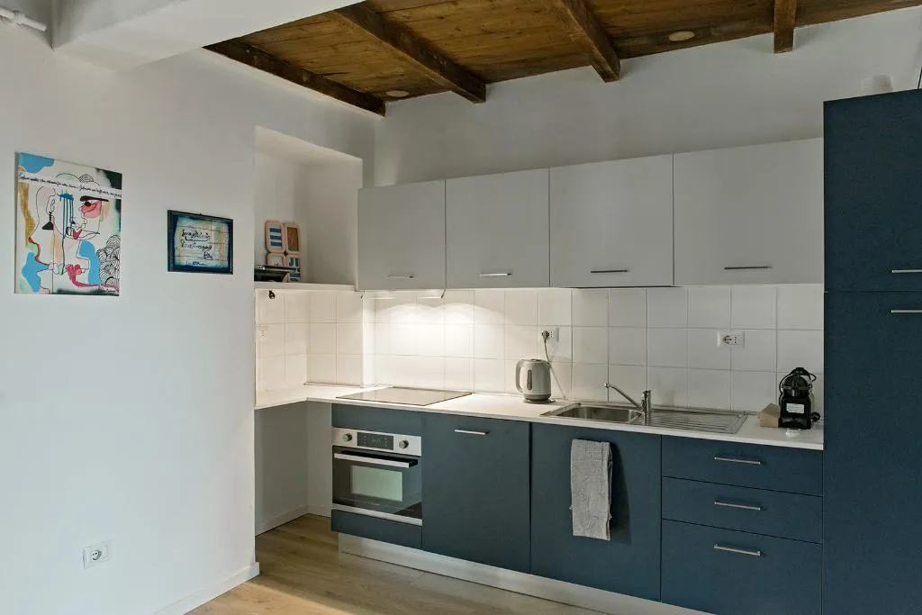 APARTMENT TWO BEDROOMS TWO BATHROOMS Room, Stresa Complex Levoasi, Milan