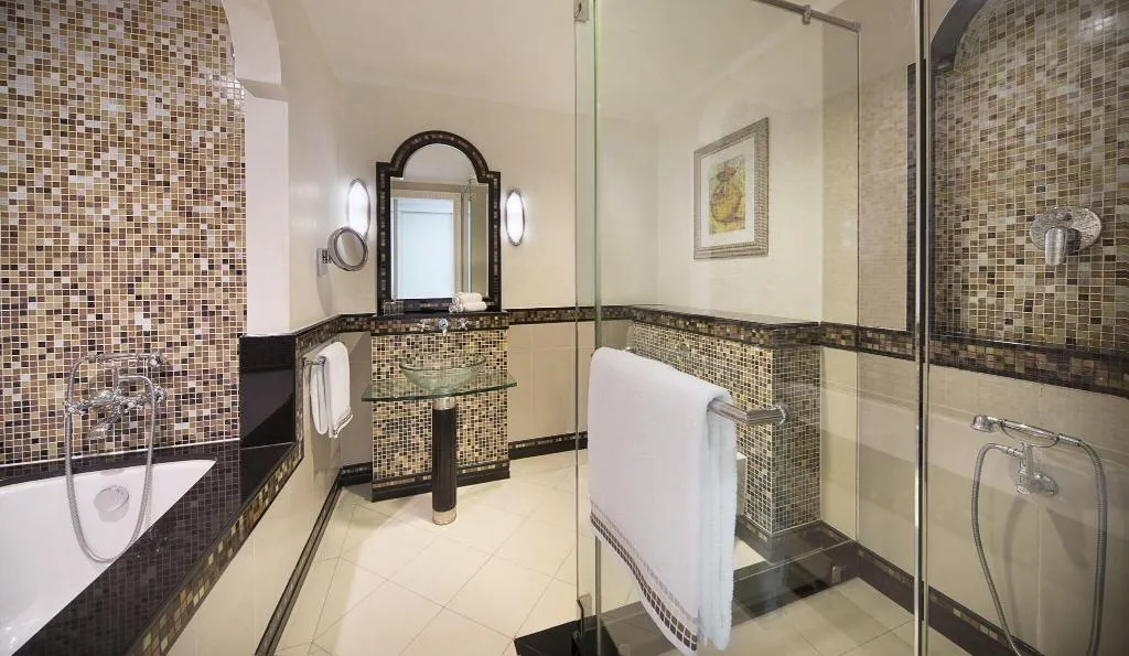 Room, Habtoor Grand Resort, Autograph Collection, Dubai