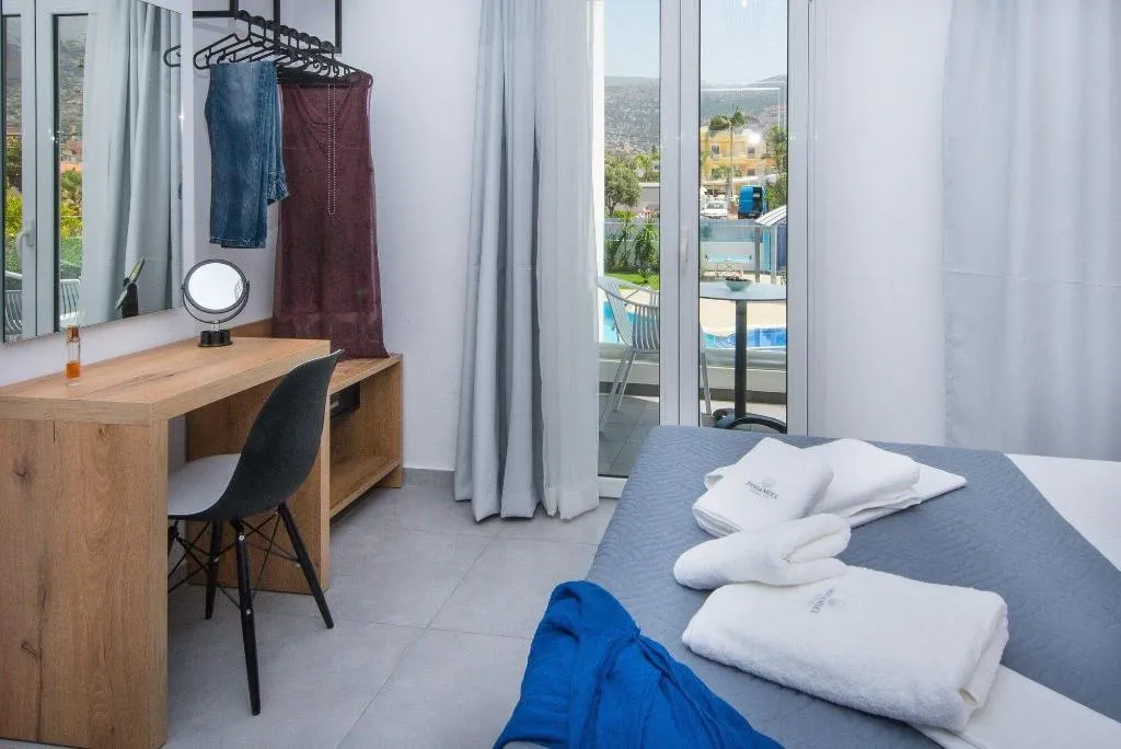 Room, Ria, Crete