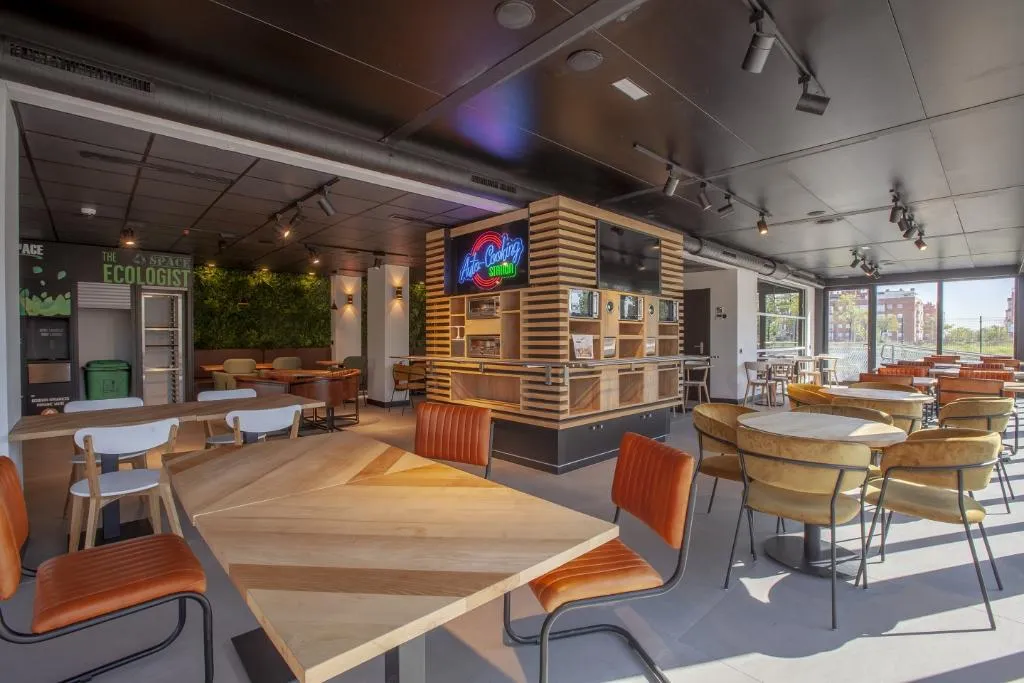 Restaurant, Vertice Roomspace Madrid, Madrid