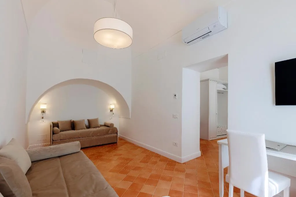 FAMILY ROOM COMFORT Room, D'amalfi Hospitality, Naples