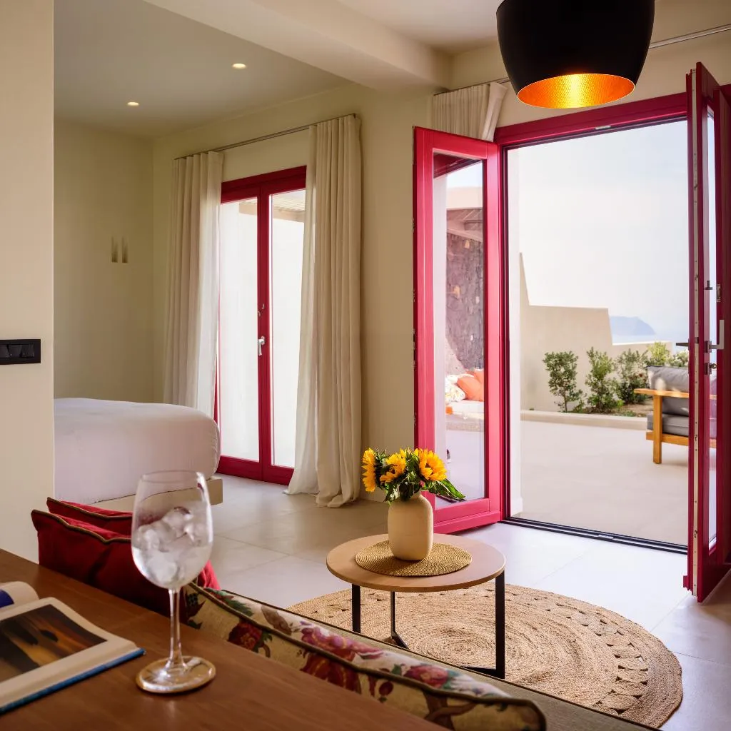 SUITE WITH PRIVATE POOL Room, Potnia Theron Suites, Santorini