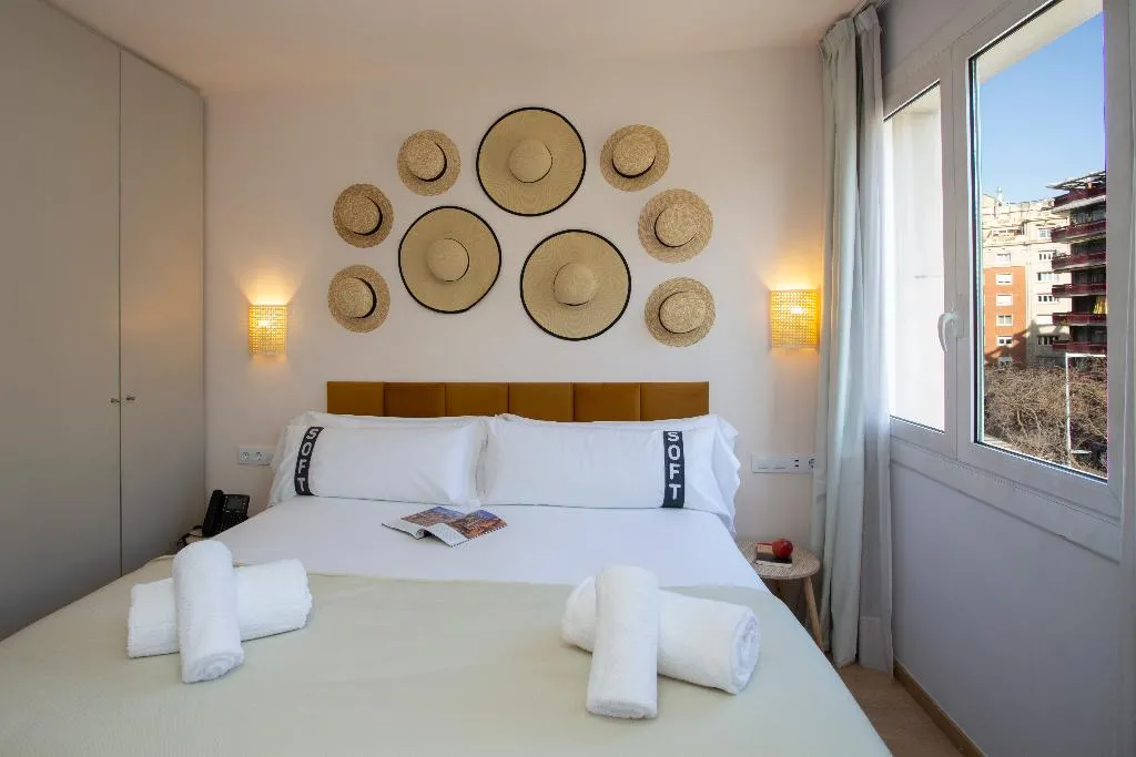 DOUBLE STANDARD Room, Casual Colours Barcelona, Barcelona