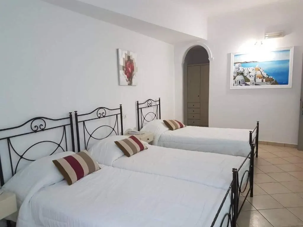 Room, Suites Blue Hotel and Spa, Santorini