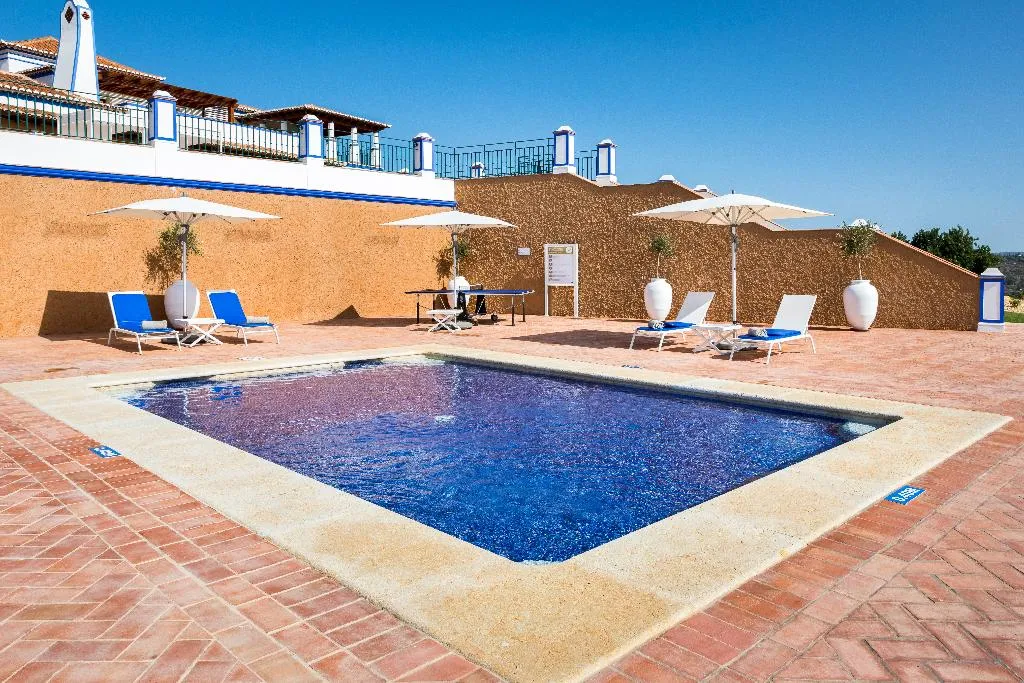VILLA SEVEN BEDROOMS WITH PRIVATE POOL Room, Shantivillas, Algarve