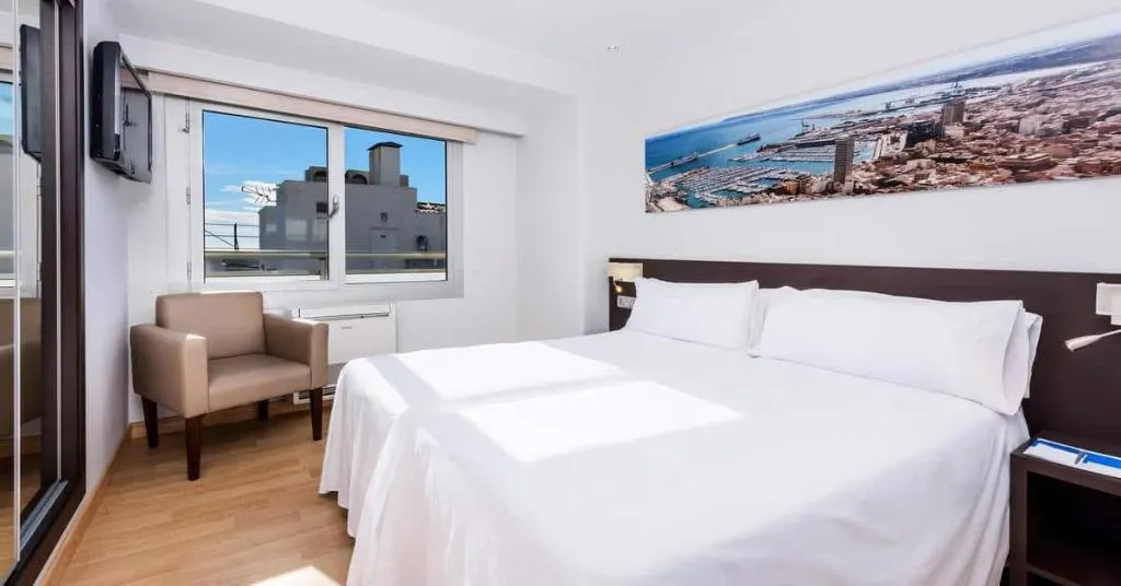 Room, Hotel Alicante Gran Sol Affiliated by Melia, Costa Blanca