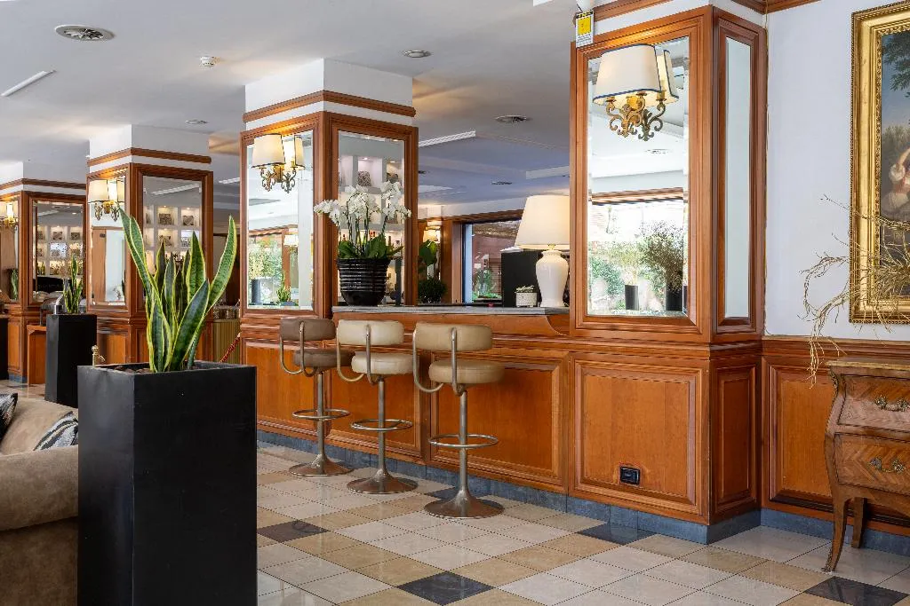 Lobby, Grand Hotel Tiberio, Rome