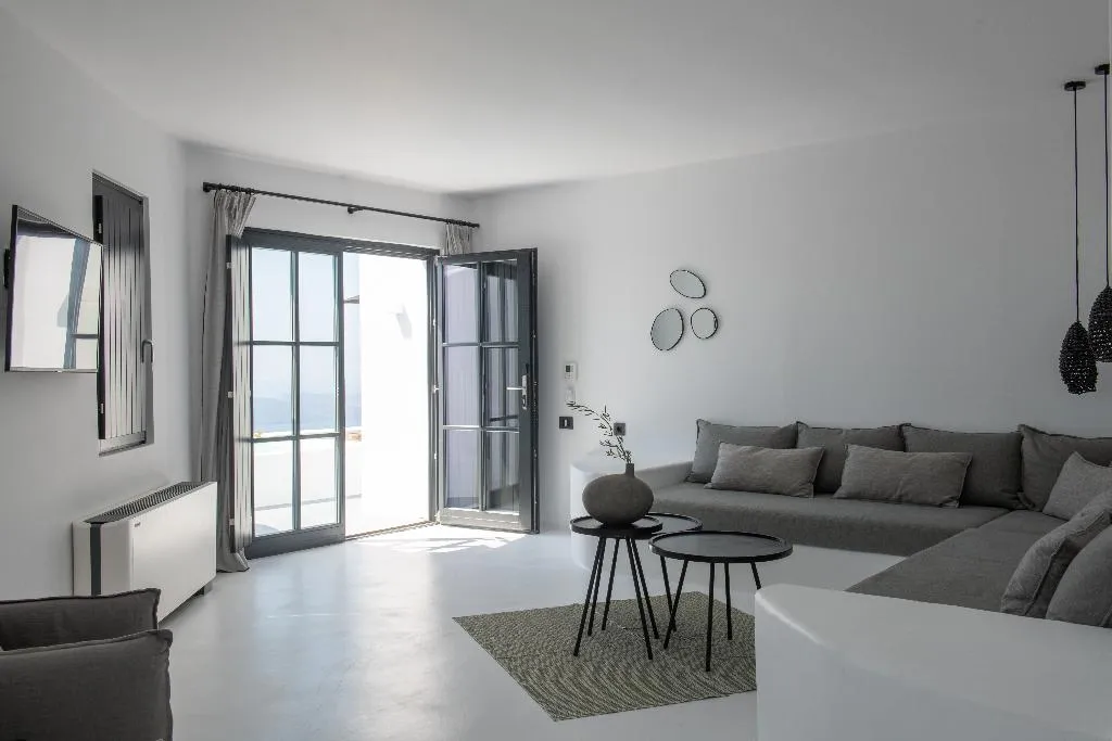 SUITE WITH PRIVATE POOL Room, Pantheon Villas, Santorini