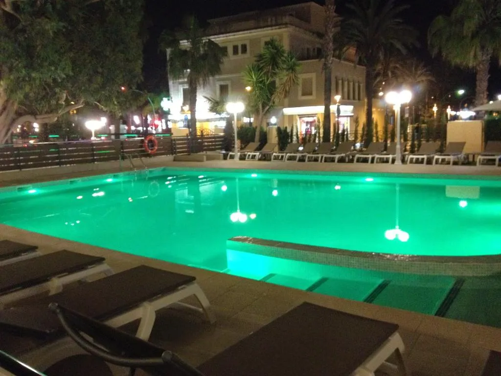 Pool, Planas, Costa Dorada