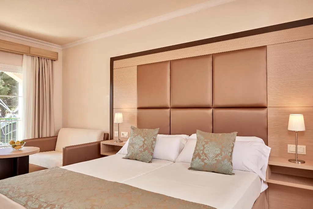 STUDIO PREMIUM Room, Zafiro Cala Mesquida, Majorca