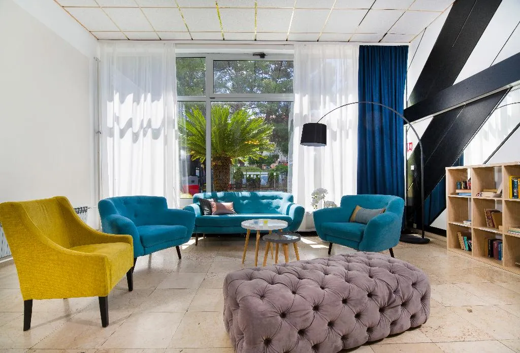 Lobby, Hvar, Split