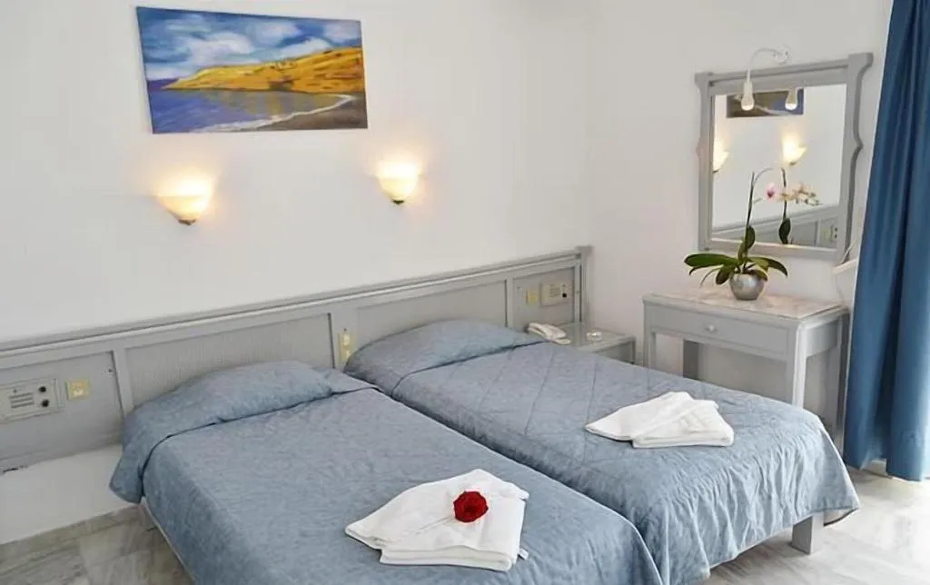 Room, Futura, Crete