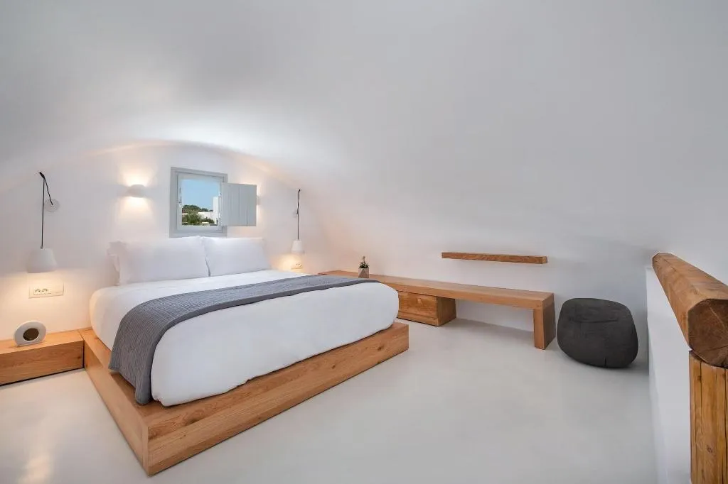 Room, June Twenty Suites, Santorini