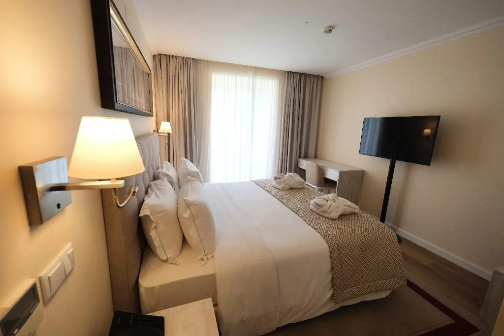VILLA SUPERIOR Room, Quinta Da Maquia Hotel, Lisbon