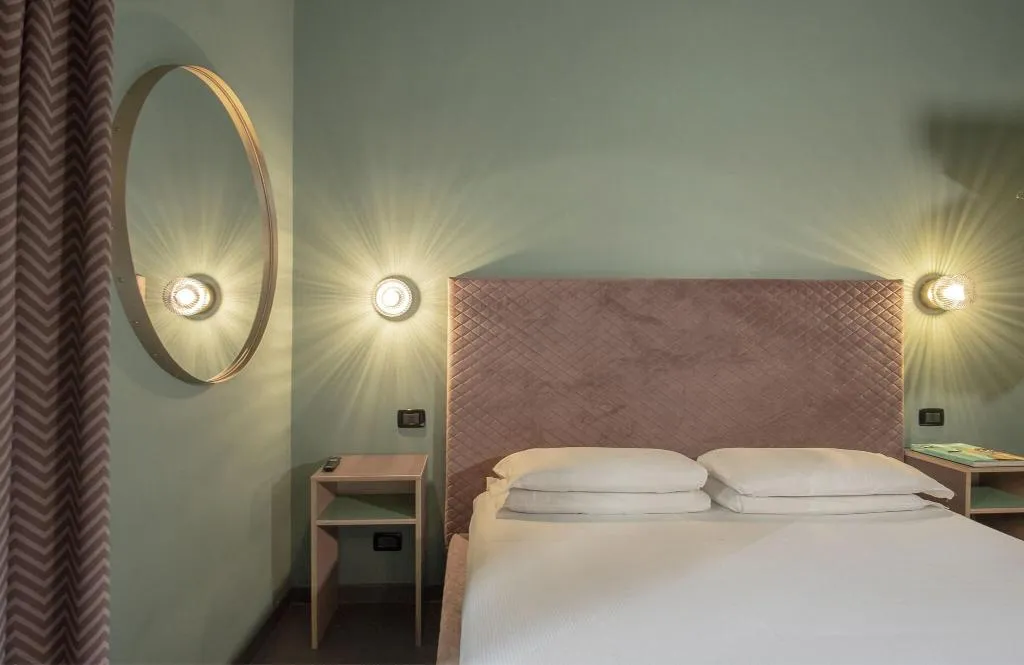 Room THREE BEDS Room, Milani, Rome