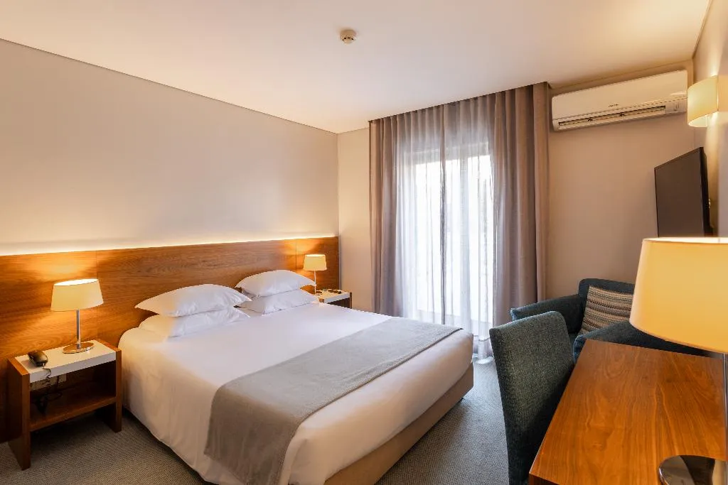 SINGLE WITH TERRACE Room, Navarras, Porto