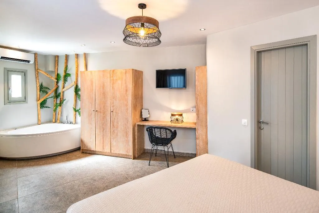 Double or Twin SUPERIOR Room, Fomithea, Santorini