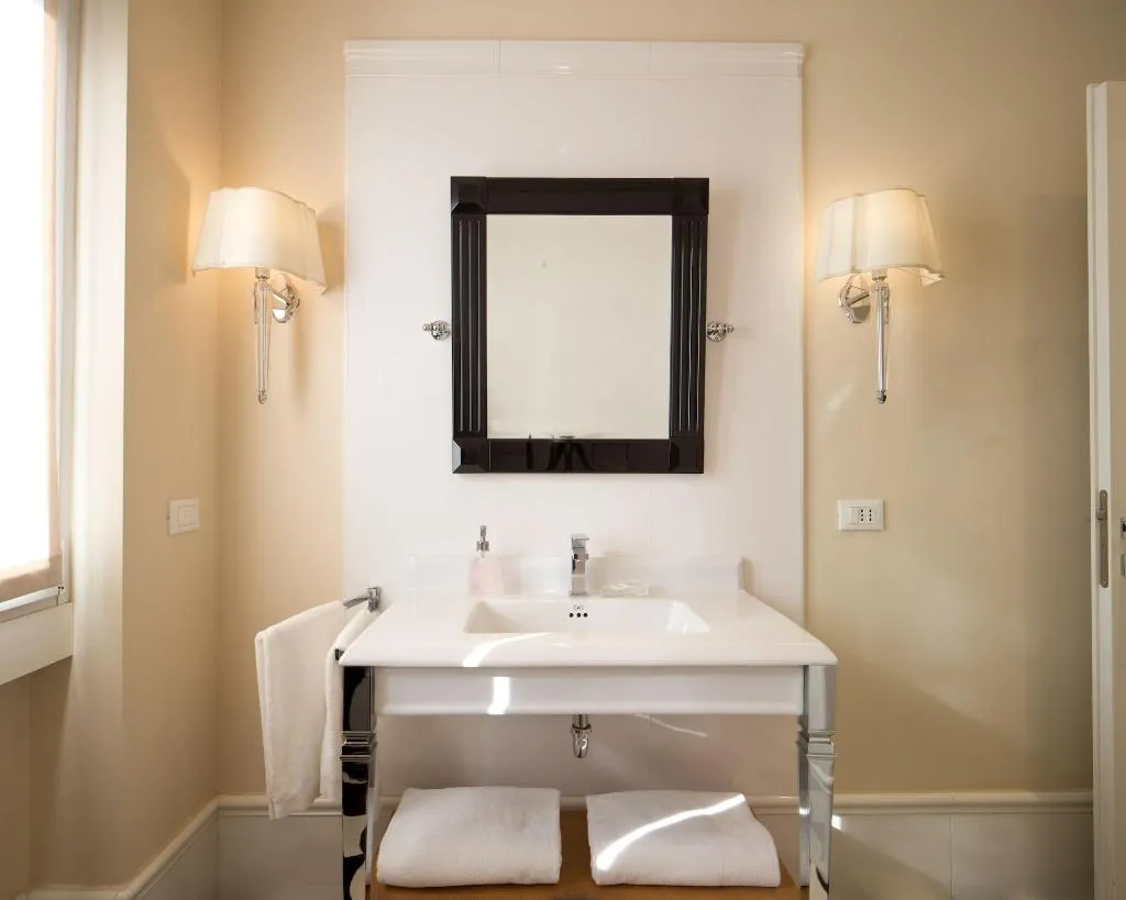 Room, Luxury Suite Milano Duomo, Milan