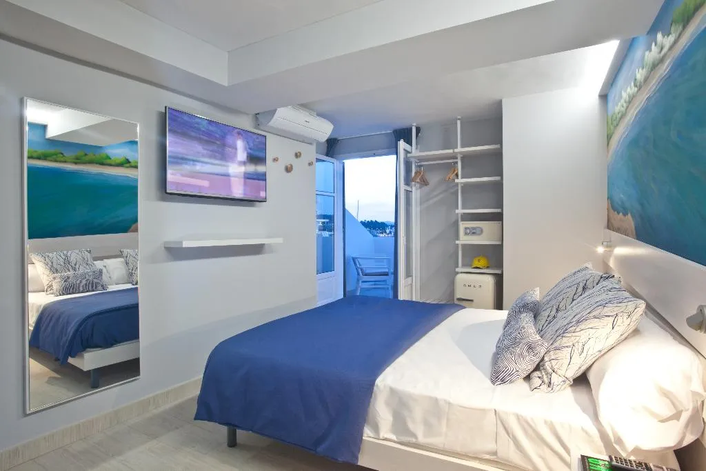 Double or Twin STANDARD Room, Ryans La Marina, Ibiza