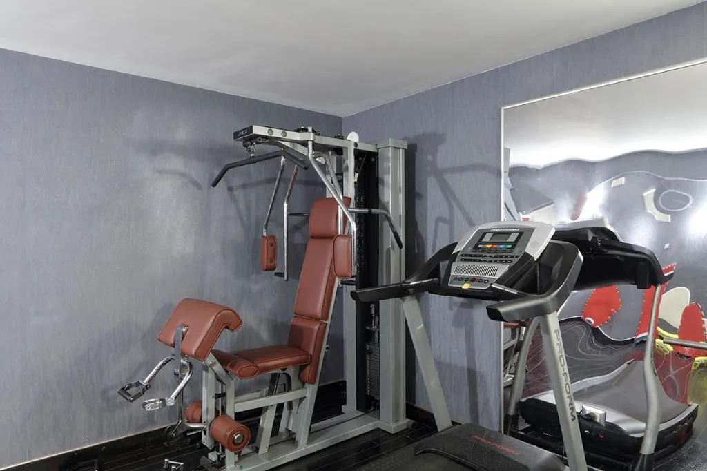 Sports and Entertainment, Relax Roma Nord, Rome