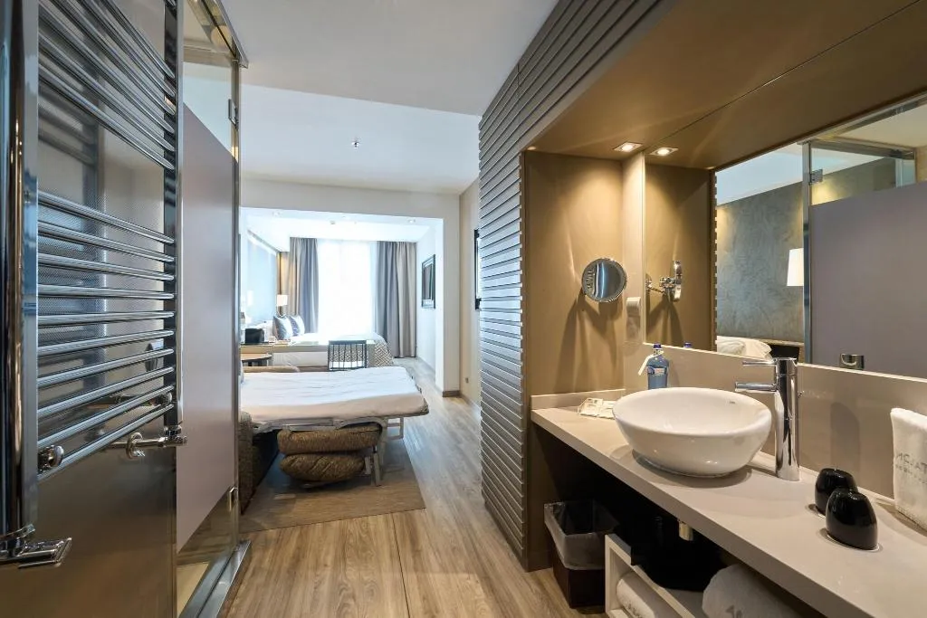 TRIPLE STANDARD Room, Catalonia Square, Barcelona