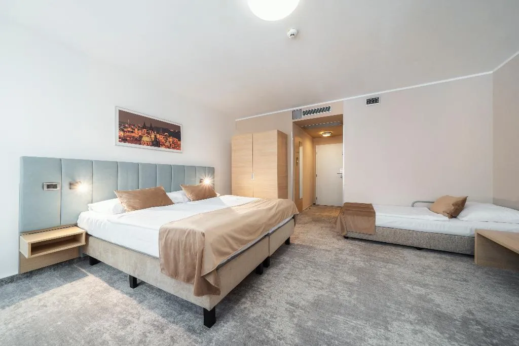 QUADRUPLE SUPERIOR Room, Ehrlich Hotel, Prague