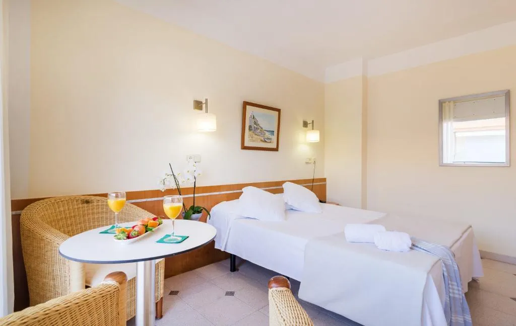 Double or Twin WITH BALCONY Room, Ancora, Costa Brava